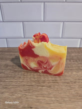 Load image into Gallery viewer, Honeycrisp Apple Soap
