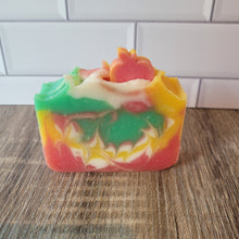 Load image into Gallery viewer, Honeycrisp Apple Soap
